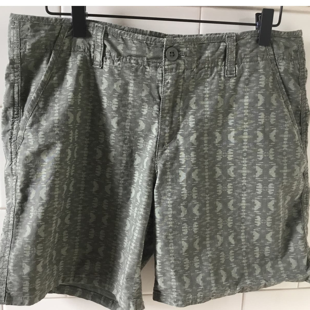 Eddie Bauer Womens Chino Twill Shorts Green Print Size 8
